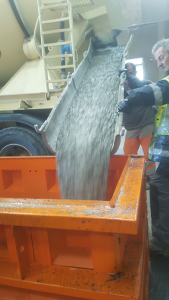 2 blocs lego beton remplissage moule